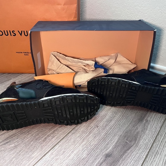 Louis Vuitton Run Away Sneaker - Picture 2 of 3